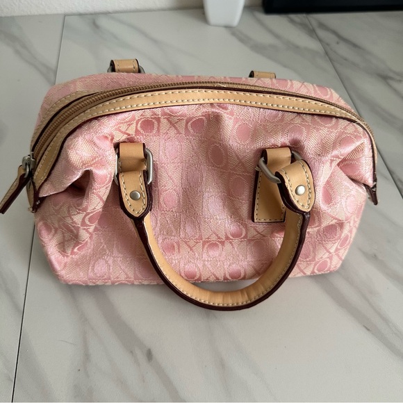 XOXO Handbags - Vintage Y2K Pink XOXO Mini Bag